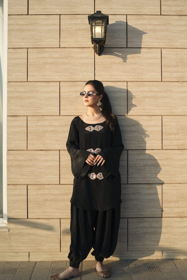 Gulbahar: 2-Piece Russian Silk Hand-Embroidered Kurta Balloon Pants Set