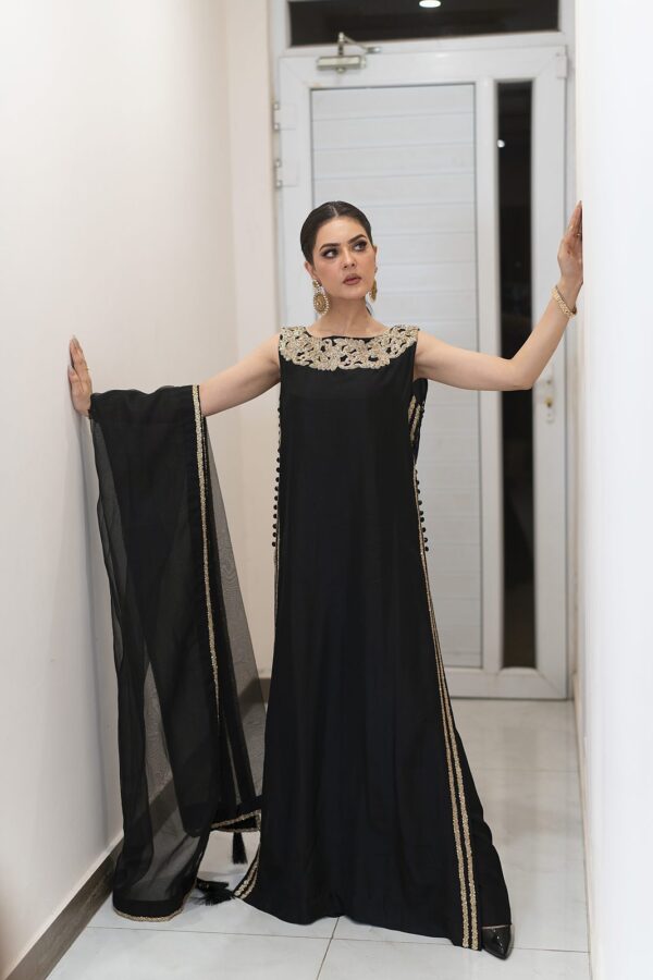 Zareen: 3-Piece Hand-Embroidered Boat Neck A-Line Shirt Palazzo Set