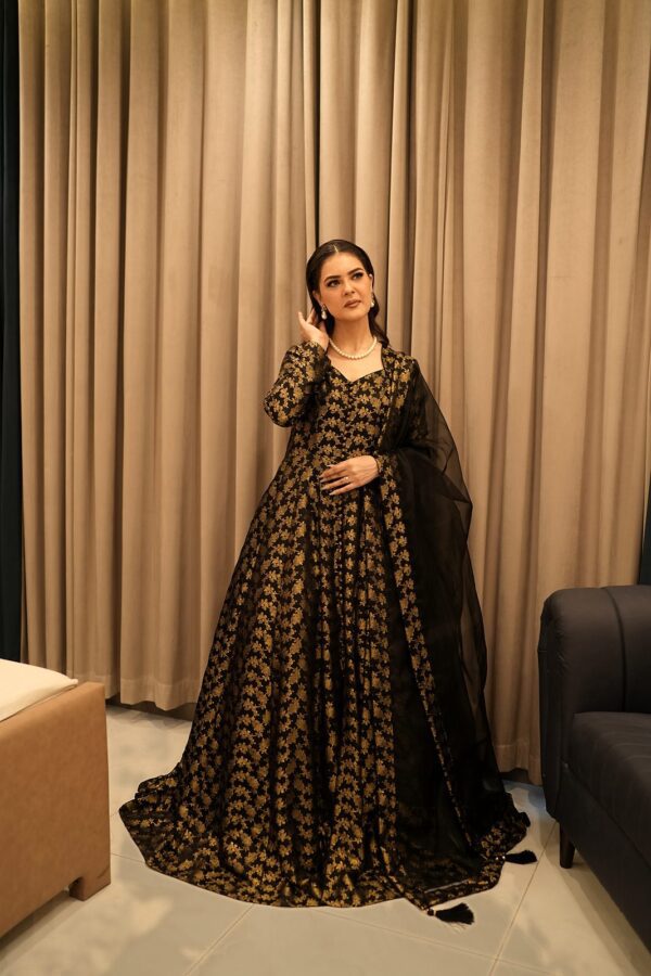 Shahana: 3-Piece Jamawar Latkan-Back Anarkali Set