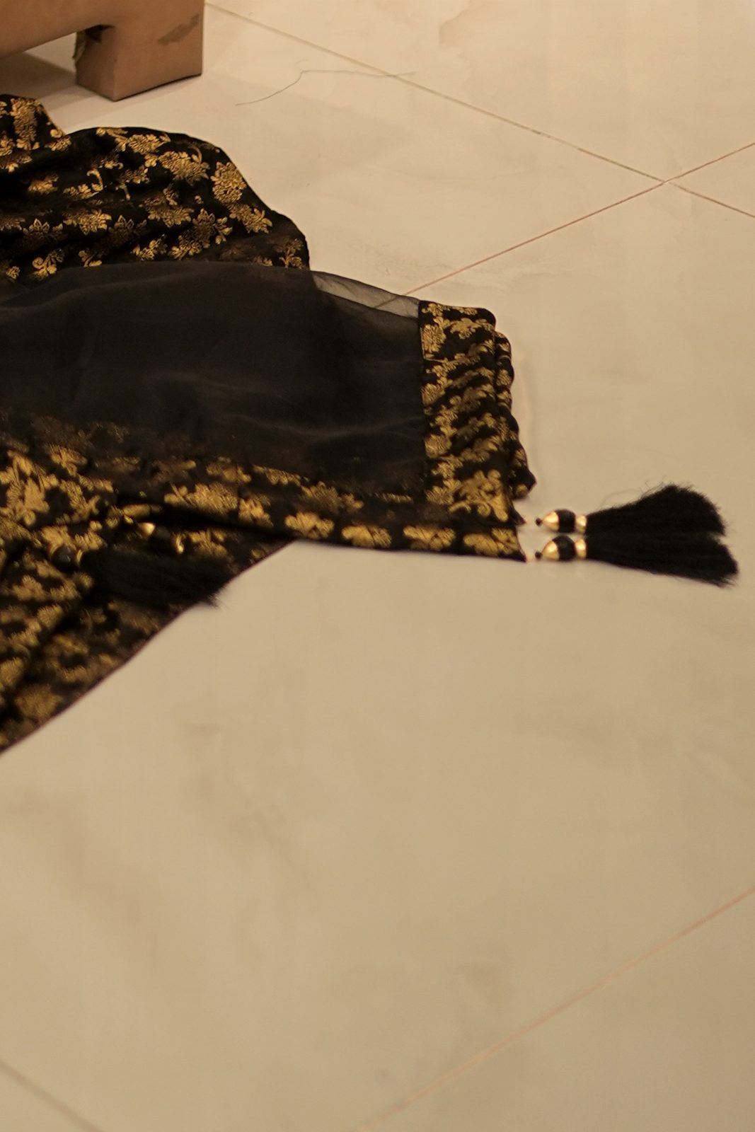 Shahana: 3-Piece Jamawar Latkan-Back Anarkali Set - Image 6