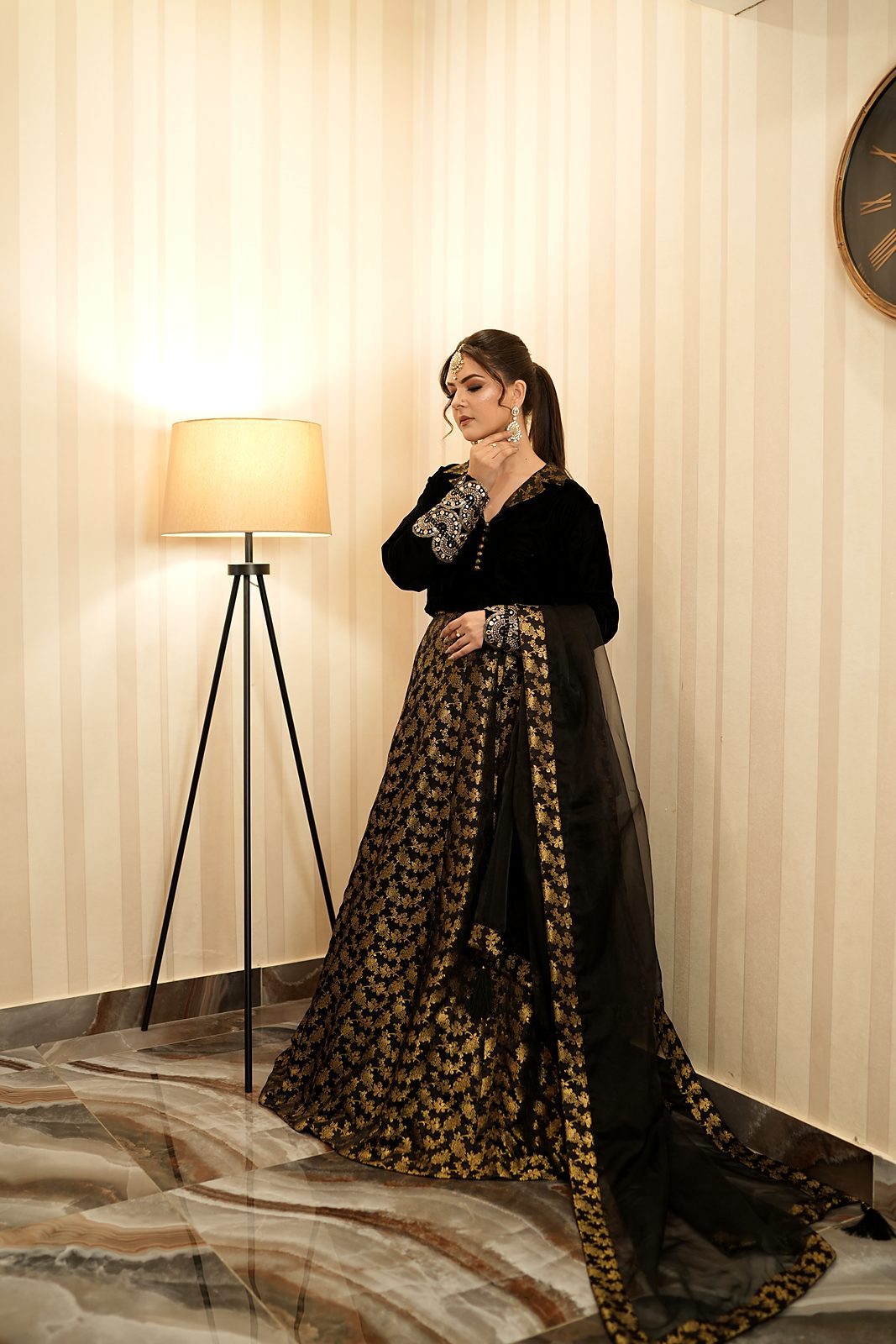Sultana: 3-Piece Velvet Lapel-Collar Jamawar Lehenga Set - Image 10