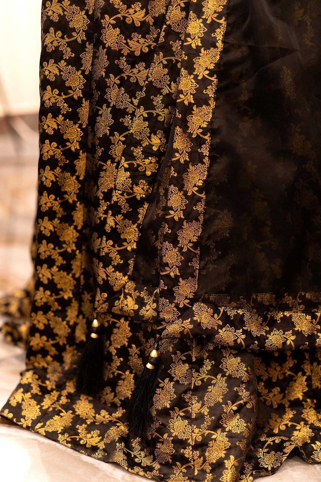Sultana: 3-Piece Velvet Lapel-Collar Jamawar Lehenga Set - Image 8