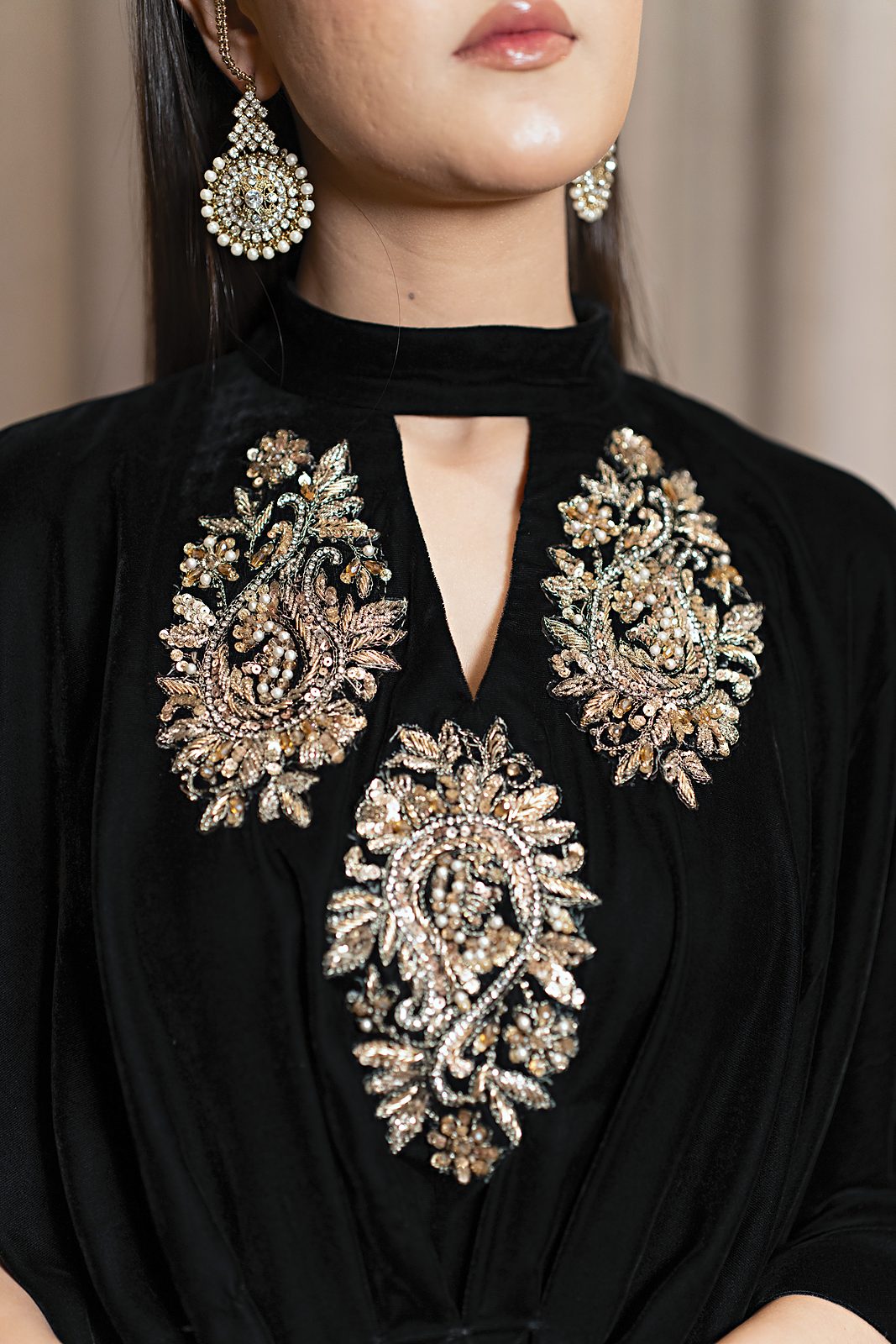 Velours: Micro Velvet Hand-Embroidered Keyhole Kaftan - Image 3