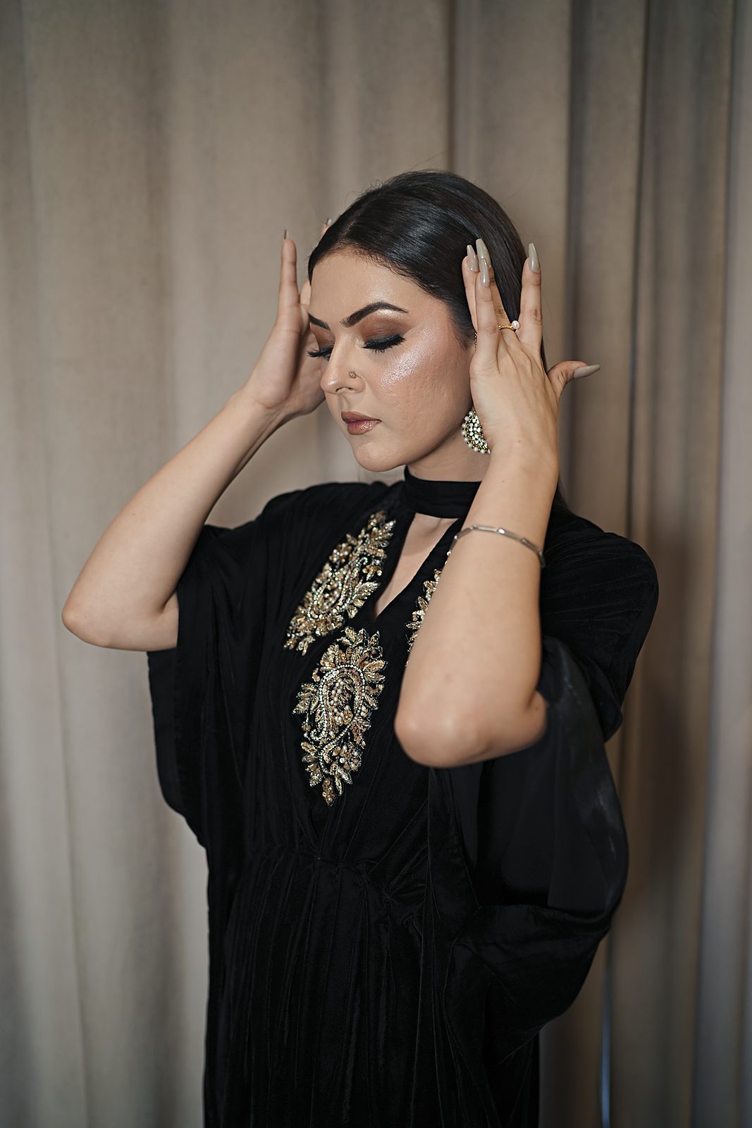 Velours: Micro Velvet Hand-Embroidered Keyhole Kaftan - Image 4
