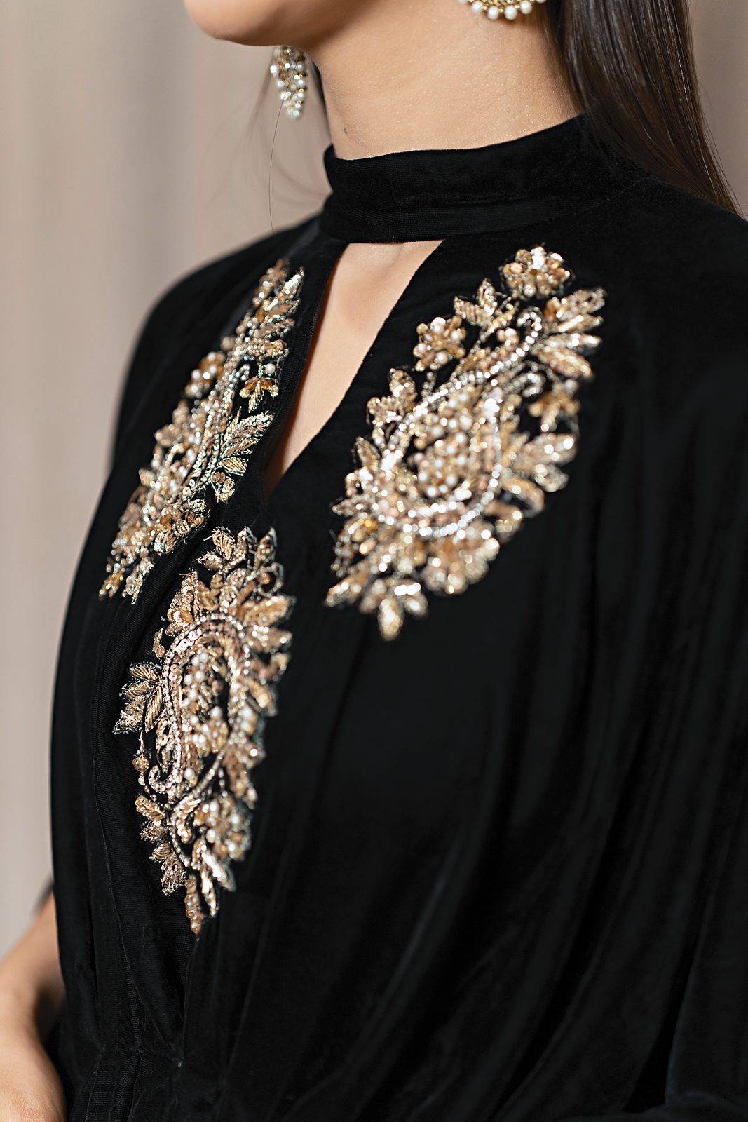 Velours: Micro Velvet Hand-Embroidered Keyhole Kaftan - Image 5