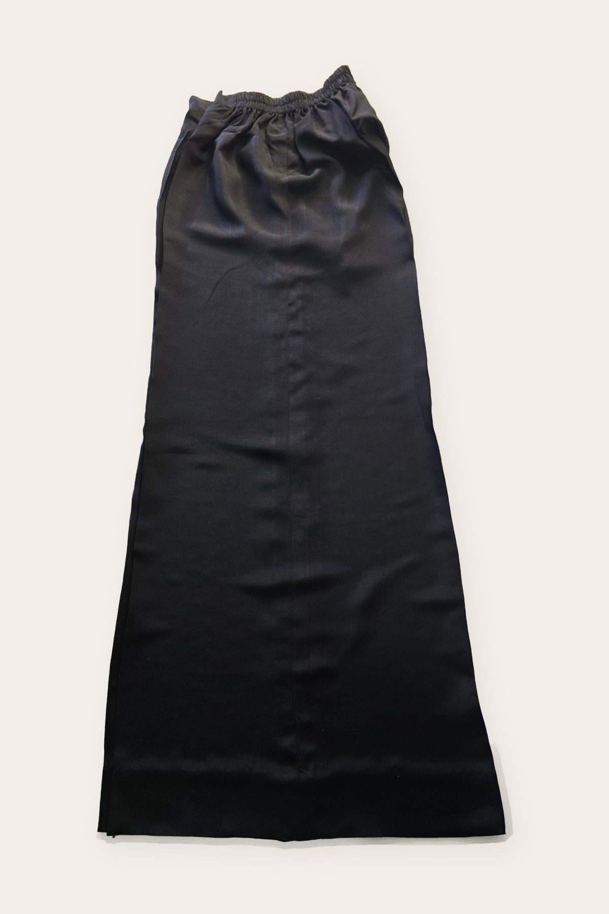 Black wide-leg palazzo in Éléganza Silk